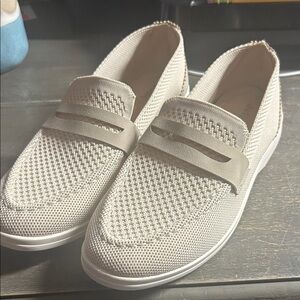 Dollymix Women's Cream Knit Loafers - size 9